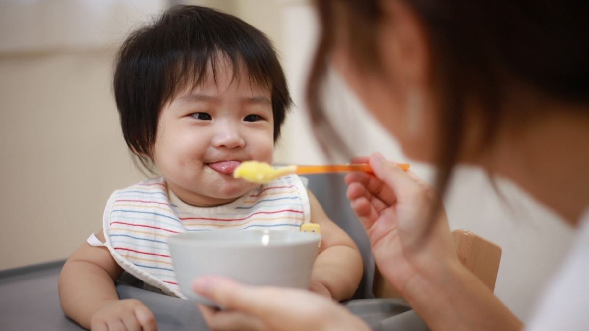 Bayi Ngemil di Malam Hari, Apakah Boleh?  