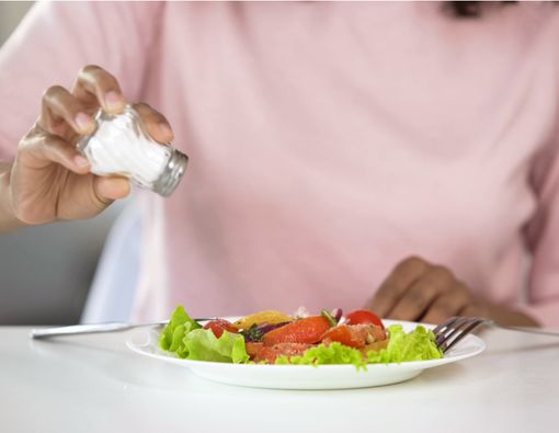 Pola Makan Tinggi Garam Picu Demensia? Ini Faktanya