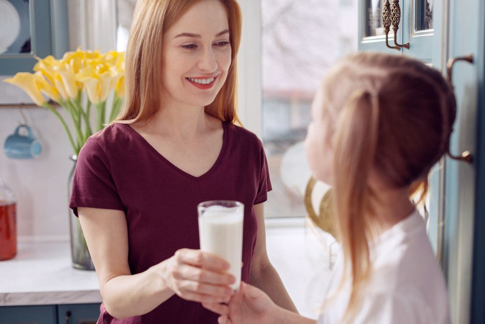 Tips Memilih Susu UHT yang Aman untuk Anak