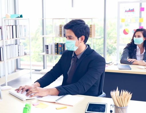 Orang di Bawah 45 Tahun Diizinkan Beraktivitas saat Pandemi COVID-19