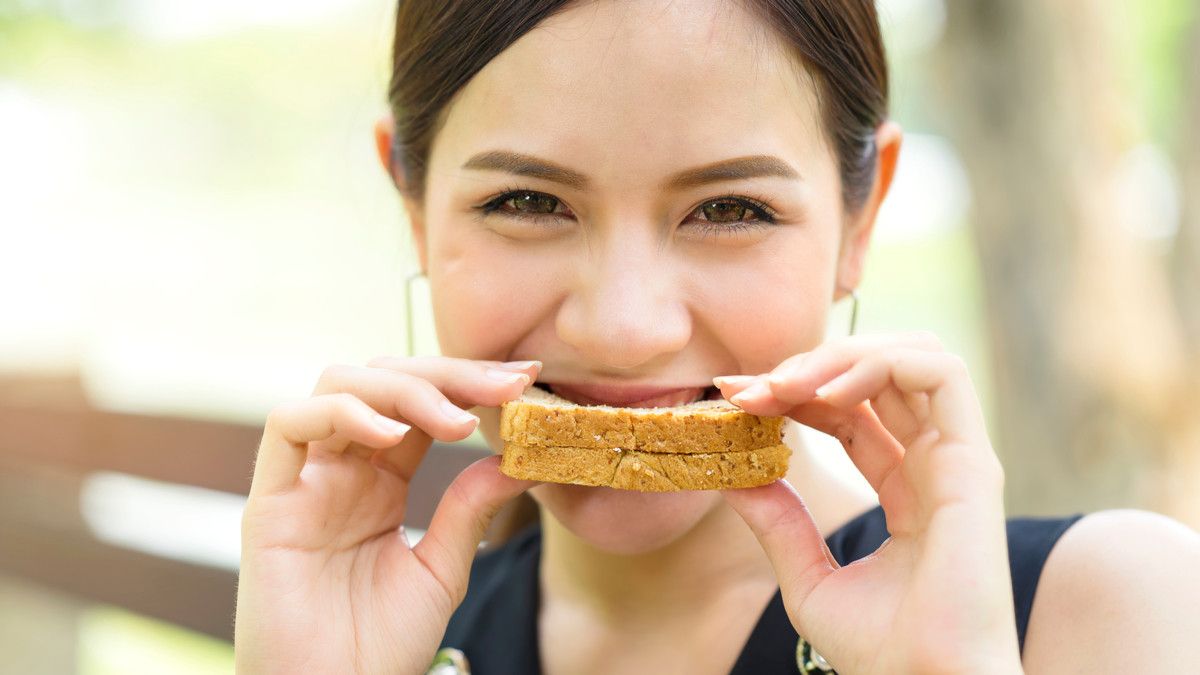 Kebanyakan Konsumsi Makanan Gluten Picu Jerawat, Benarkah?