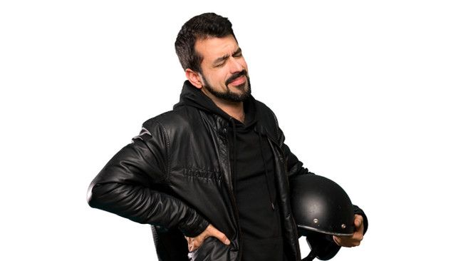 6 Tips Mengatasi Sakit Pinggang Akibat Sering Naik Motor