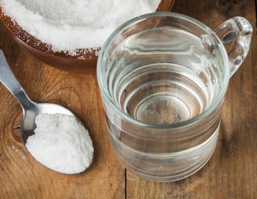 Nyeri pada Mulut? Kumur Air Garam Saja!