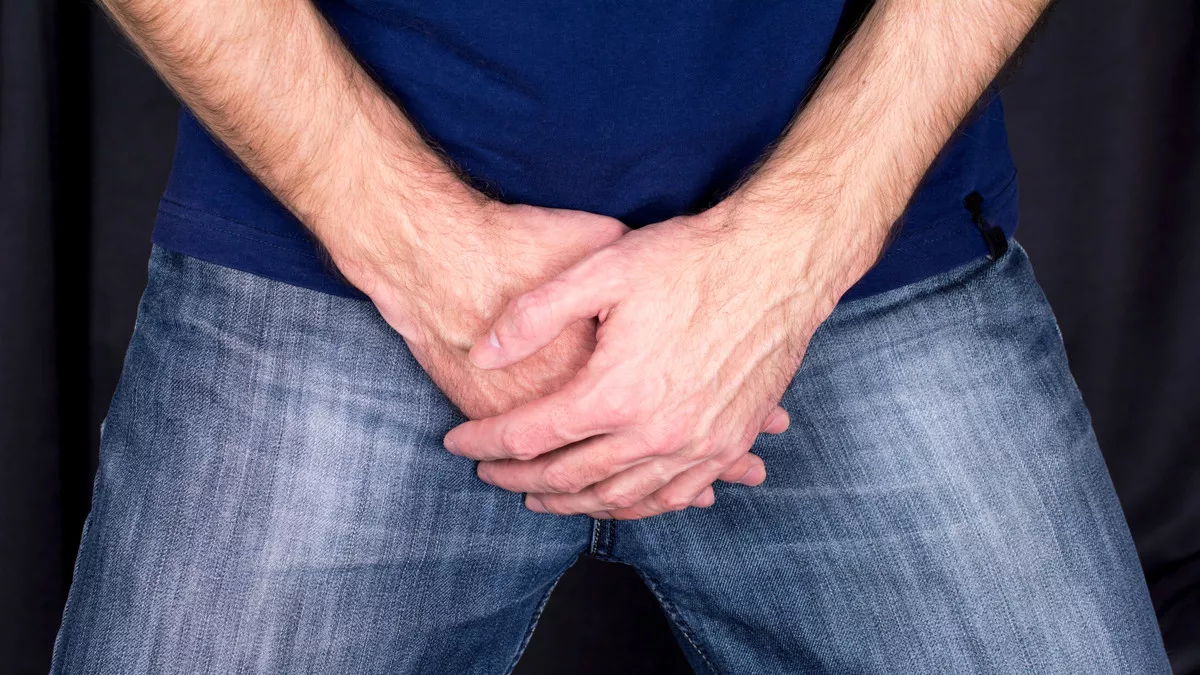 Awas, Salah Cara Memperbesar Penis Bisa Berakibat Fatal! (OneSideProFoto/Shutterstock)