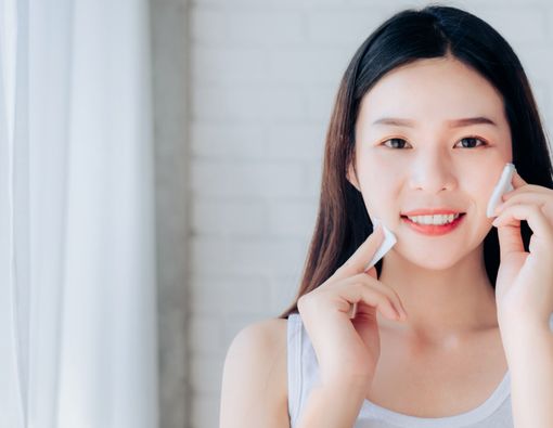 Tidak Membersihkan Makeup Picu Kanker Kulit, Benarkah?