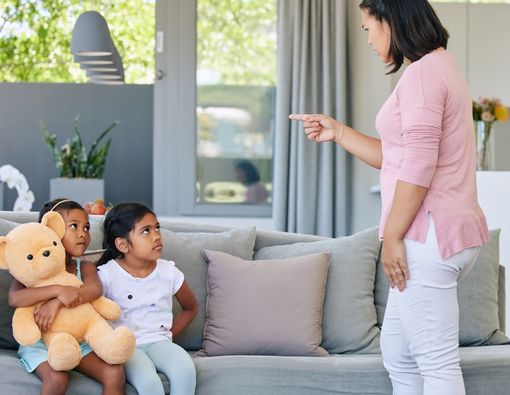 Memahami Strict Parents, Ciri-ciri dan Dampaknya pada Anak