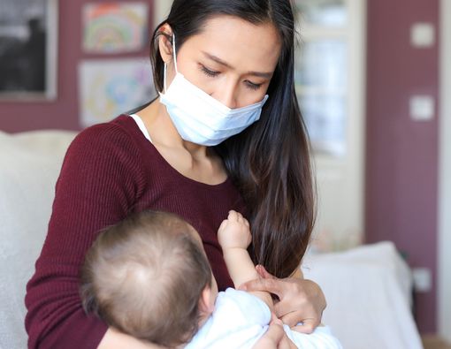Busui Positif Virus Corona, Bolehkah Menyusui Bayi?
