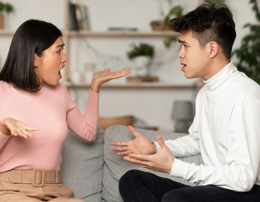 Menjalin Hubungan dengan Orang yang Belum Selesai dengan Masa Lalunya