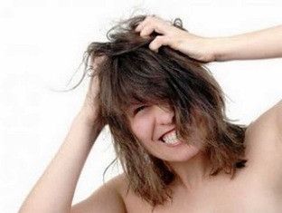 Strees Akibatkan Ketombe Akut