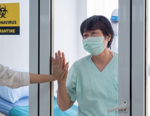 Rawat Anggota Keluarga Penderita COVID-19 Sebabkan Tekanan Mental