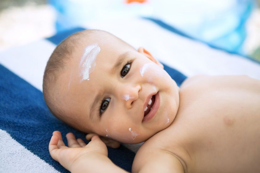 Kapan Anak Boleh Mulai Pakai Sunblock?
