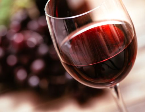 Benarkah Minum Wine Baik untuk Otak?