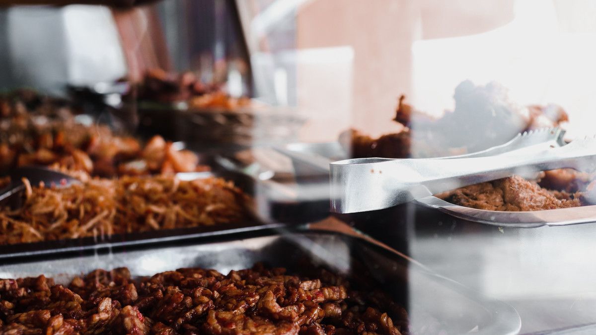 Kiat Jitu Memilih Makanan dan Minuman Sehat di Warteg