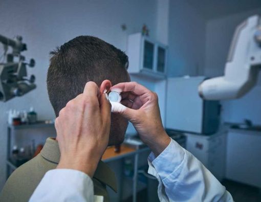 5 Penyebab Telinga Keluar Cairan seperti Nanah