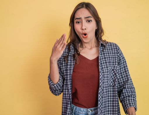 Gejala dan Penyebab Sindrom Mulut Terbakar