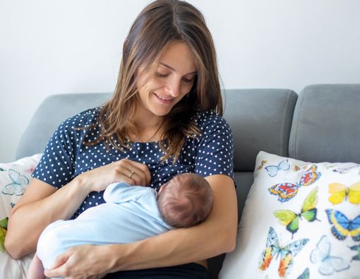 Amankah Bayi Minum ASI dari Ibu yang Kena Hepatitis B?