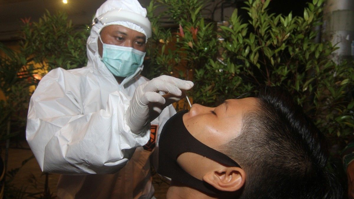 Tips Kurangi Risiko Tertular Virus Corona saat Bepergian