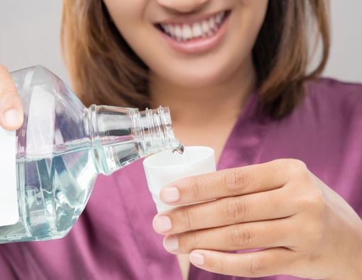 6 Pilihan Bahan Alami untuk Atasi Masalah Bau Mulut