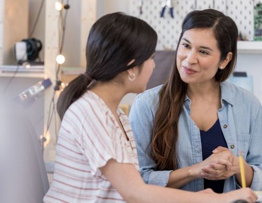 Hal yang Perlu Diajarkan pada Anak saat Haid di Sekolah