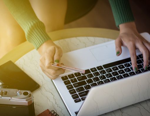 Gemar Belanja Online Bisa Picu Gangguan Psikis?