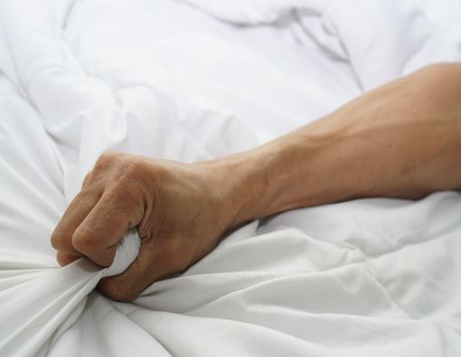 Jenis-Jenis Orgasme Pria yang Perlu Diketahui Pasangan