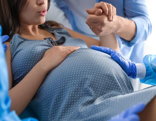 Mengenal Metode Persalinan Lotus Birth, Apa Kelebihan dan Kekurangannya? 