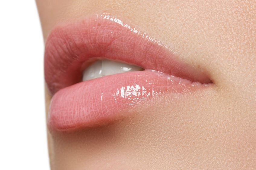 4 Langkah Mudah Agar Bibir Lembap Sepanjang Hari