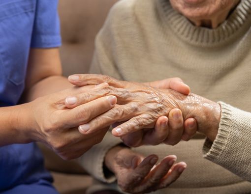 Manfaat Mengagumkan dari Mengonsumsi Air Putih untuk Menurunkan Kadar Asam Urat