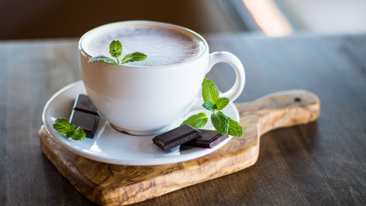 Minuman Cokelat Campur Mint Bisa Mencegah Mual?