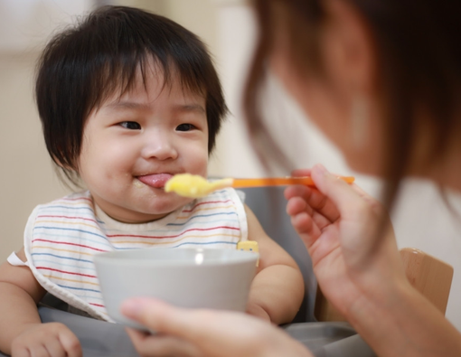 Bayi Ngemil di Malam Hari, Apakah Boleh?  