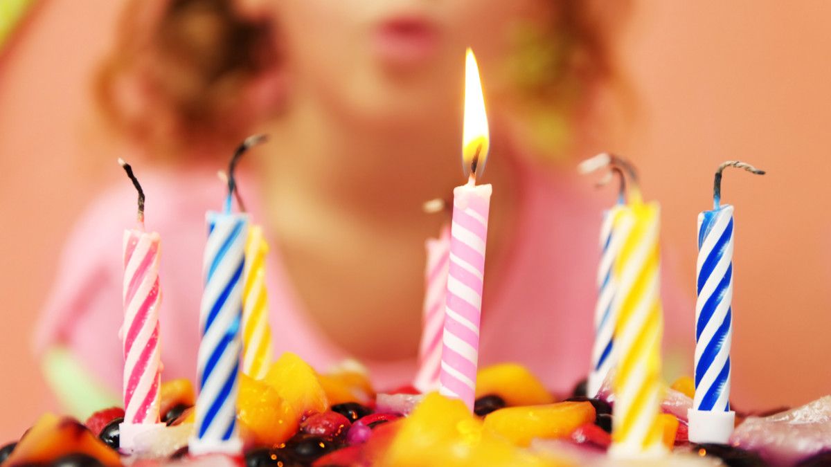 Rayakan Hari Lahir? Hati-hati, Ini Bahaya Tiup Lilin saat Ulang Tahun