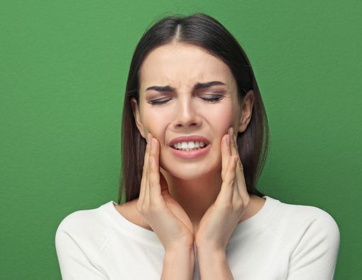 Gigi Mendadak Sakit padahal Tidak Bolong, Kenapa ya?