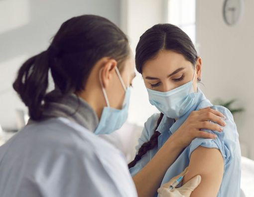 5 Efek Samping Suntik Vitamin C yang Mesti Kamu Tahu