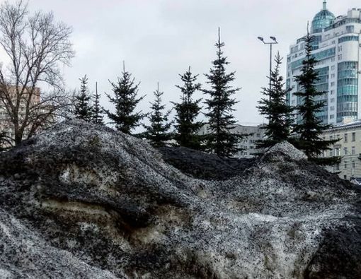 Siberia Diselimuti Salju Hitam, Ini Dampak Polusi Batu Bara