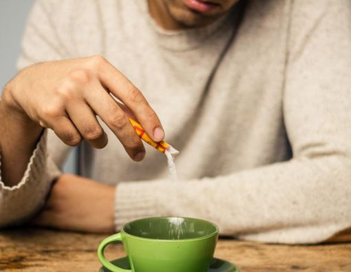 Kenali, Ini Ciri-Ciri Makanan dan Minuman yang Mengandung Sianida