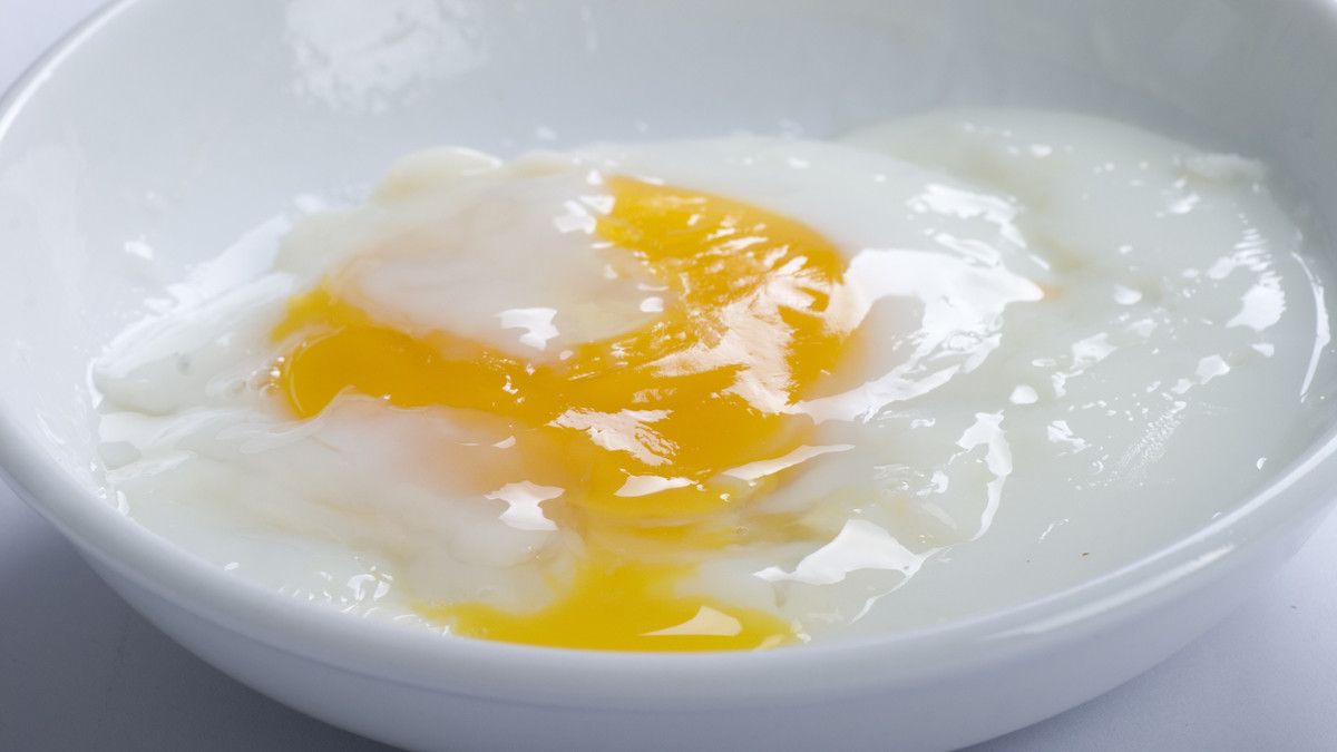 Bolehkah Balita Makan Telur Setengah Matang?