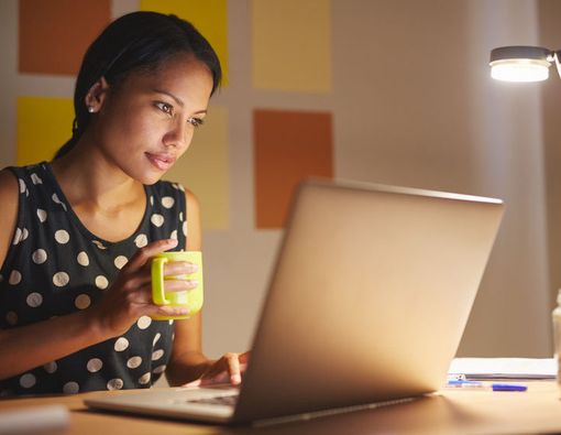 Jangan Sering Lembur Kalau Tak Mau Kena Penyakit Jantung