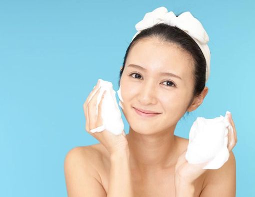 5 Langkah Membersihkan Wajah yang Benar
