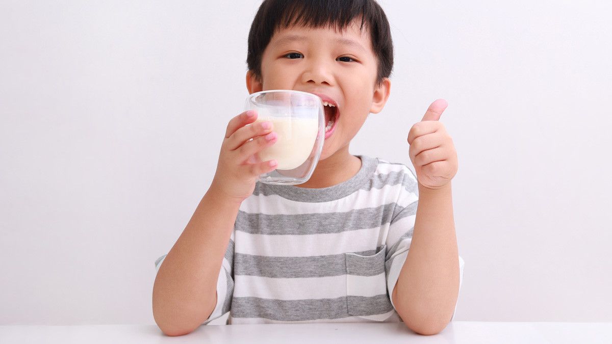 Virus Bermutasi, Jaga Daya Tahan Tubuh Anak dengan Susu
