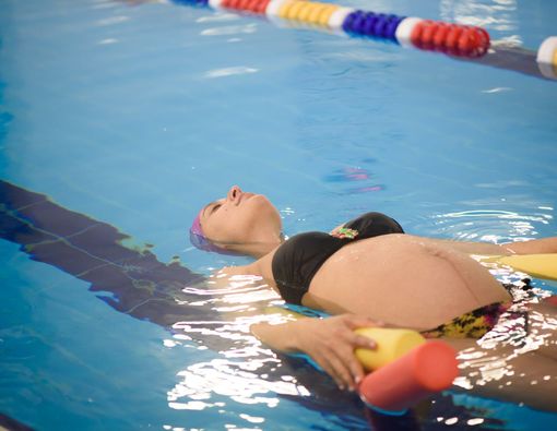 Ini Dia Manfaat Olahraga Renang untuk Ibu Hamil