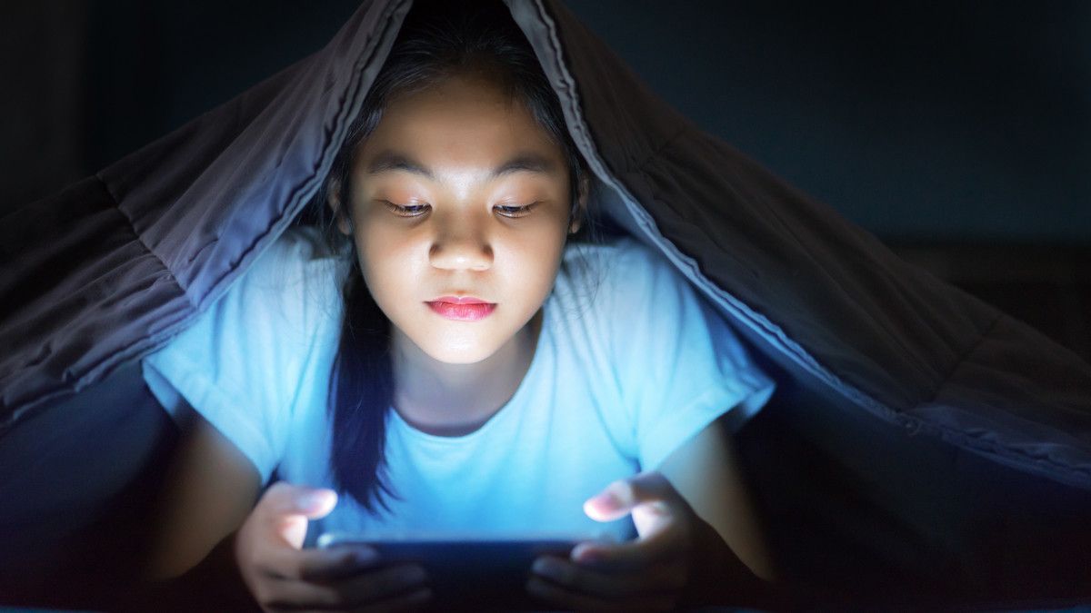 Sering Main Gawai Bisa Ganggu Pola Tidur Remaja