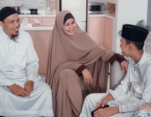Mengatasi Pertanyaan Menyebalkan saat Berkumpul Bersama Saudara di Hari Lebaran