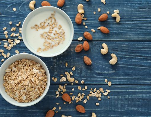 Overnight Oats dan Oat Masak Biasa, Mana Lebih Sehat?