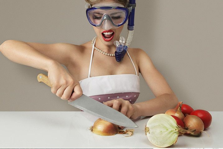 Mengeluarkan Air Mata Saat Memotong Bawang, Mengapa?