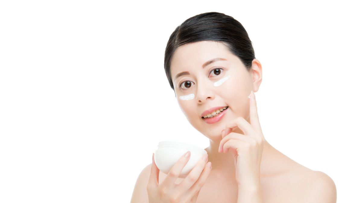 Panduan dalam Memilih dan Menggunakan Krim Mata