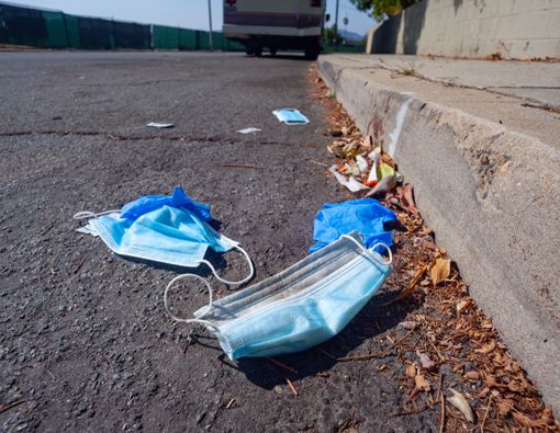 Awas, Buang Masker Sembarangan Bisa Tularkan Virus Corona!