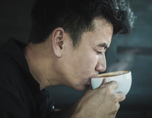 Jantung Berdebar Setelah Kebanyakan Minum Kopi? Ini Penyebabnya