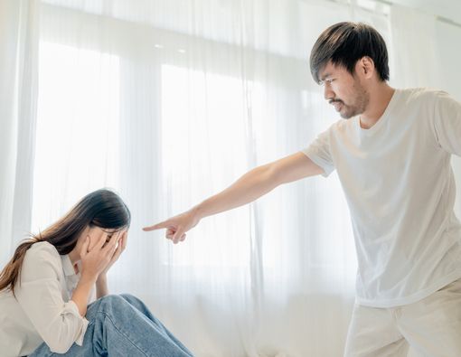 15 Tanda Calon Pasangan Memiliki ‘Bakat’ KDRT di Masa Depan