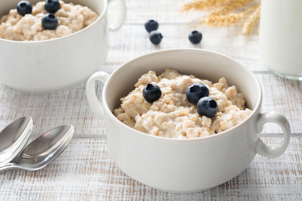 Tips Sehat Makan Oatmeal untuk Penderita Diabetes (Vladislav-Noseek/Shutterstock)