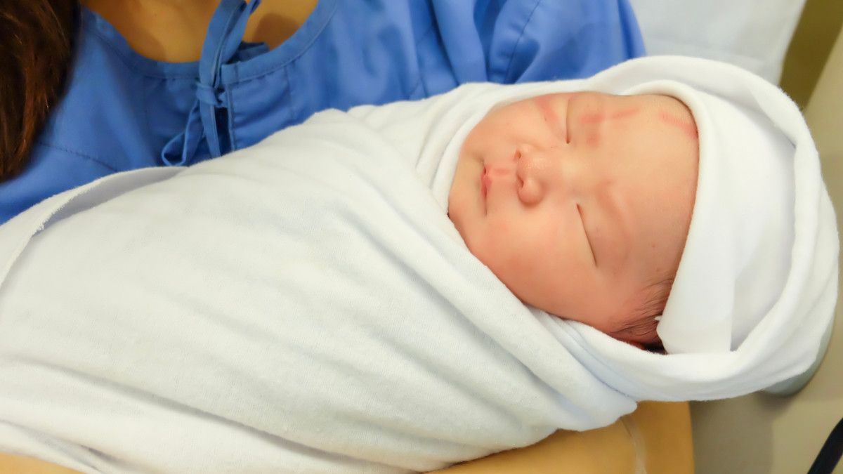 Bayi Baru Lahir, Perlukah Dimandikan?
